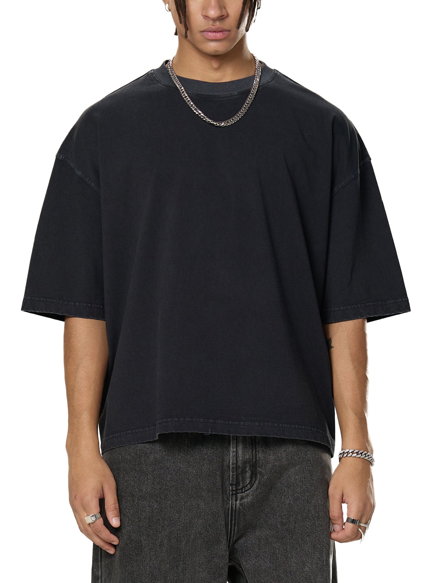 Model wearing the sustainable Future-Homme Philosophy Graphics self love loop eternal  tee in gray frontside on a white background 